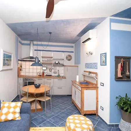 Casa Azzurra Apartment *